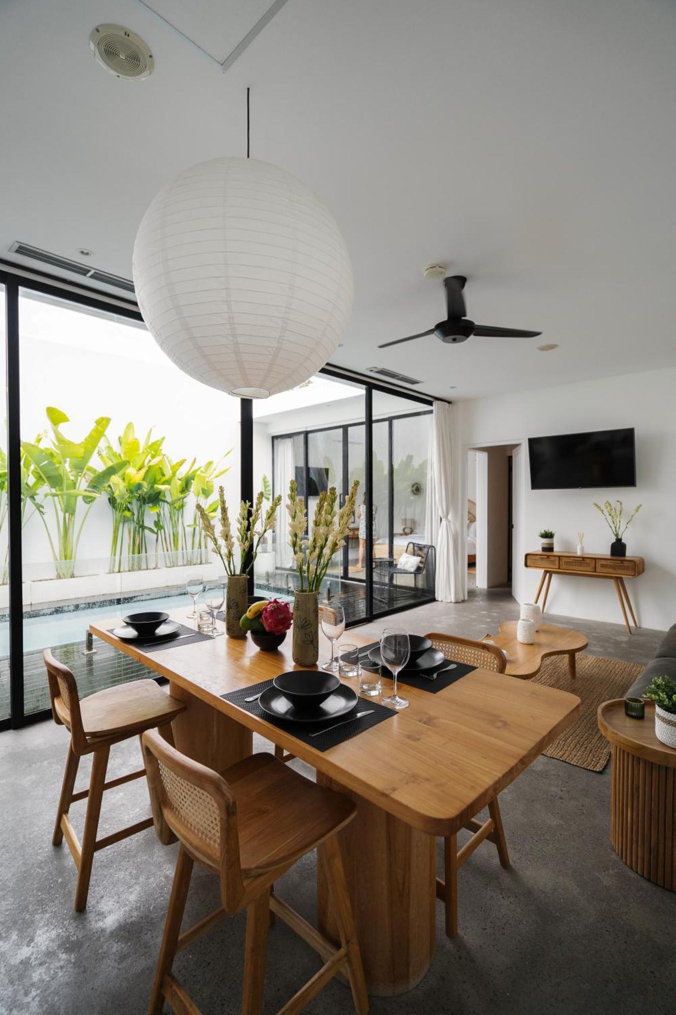 Villa Reif 3, Luxury Poolvilla, 2 Bedrooms, 100m2, Near Canggu, Quiet Location *