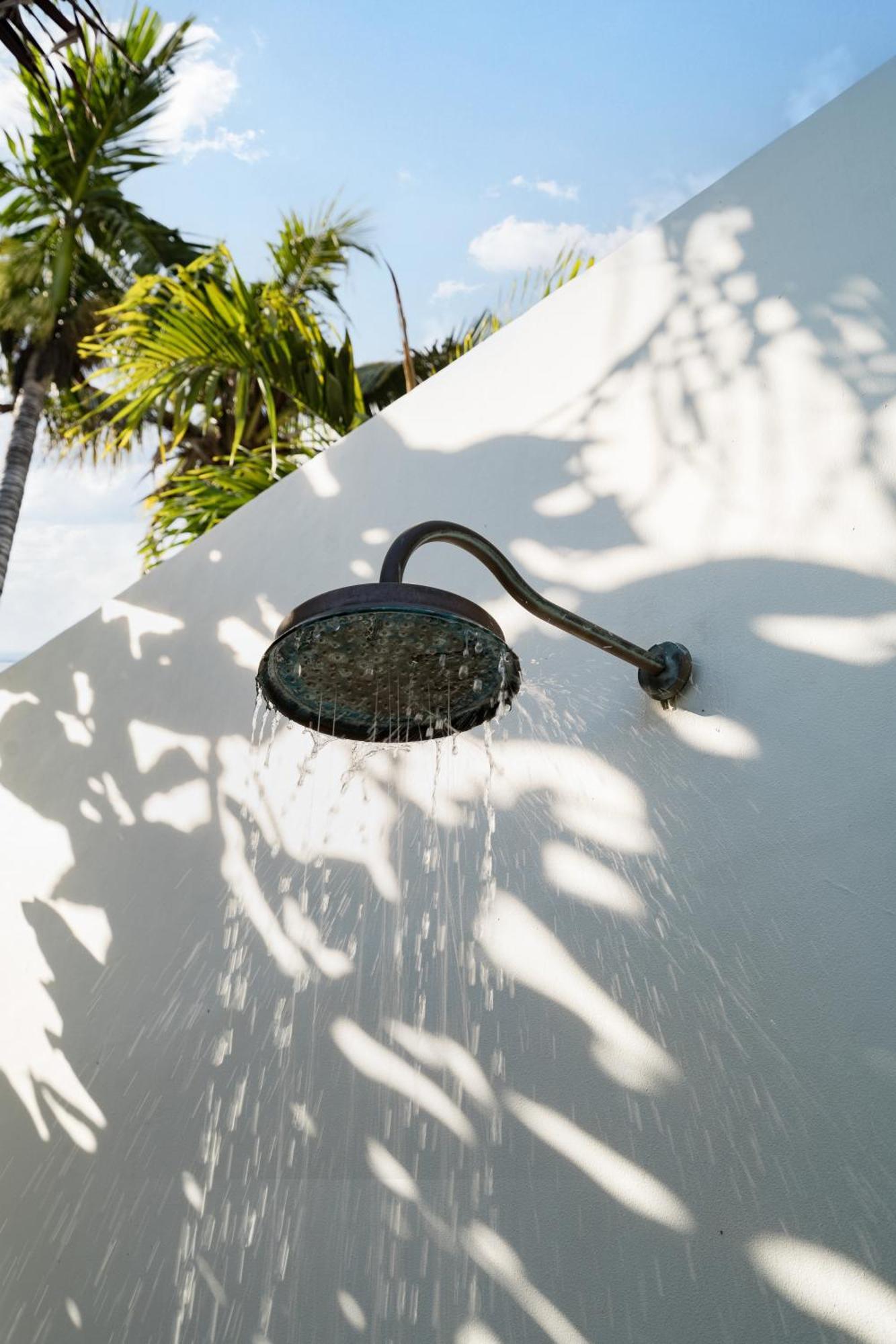 Reif 3, Luxury Poolvilla, 2 Bedrooms, 100m2, Near Canggu, Quiet Location Villa *