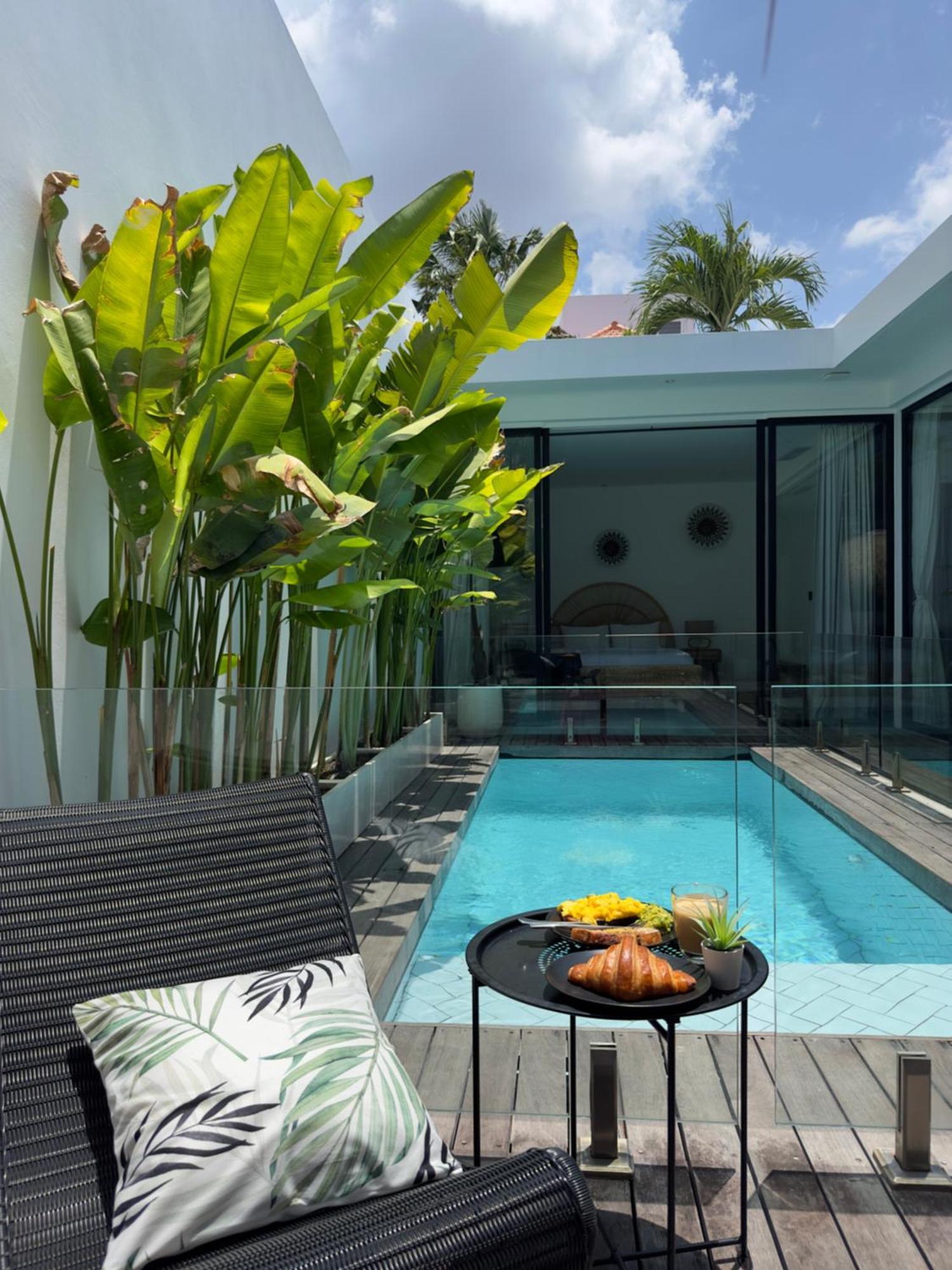 Reif 3, Luxury Poolvilla, 2 Bedrooms, 100m2, Near Canggu, Quiet Location *