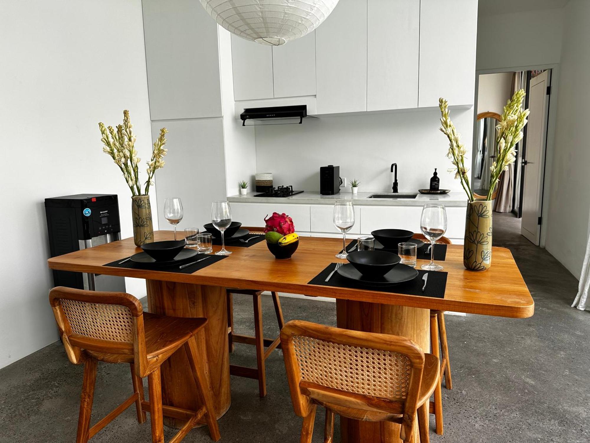 Reif 3, Luxury Poolvilla, 2 Bedrooms, 100m2, Near Canggu, Quiet Location