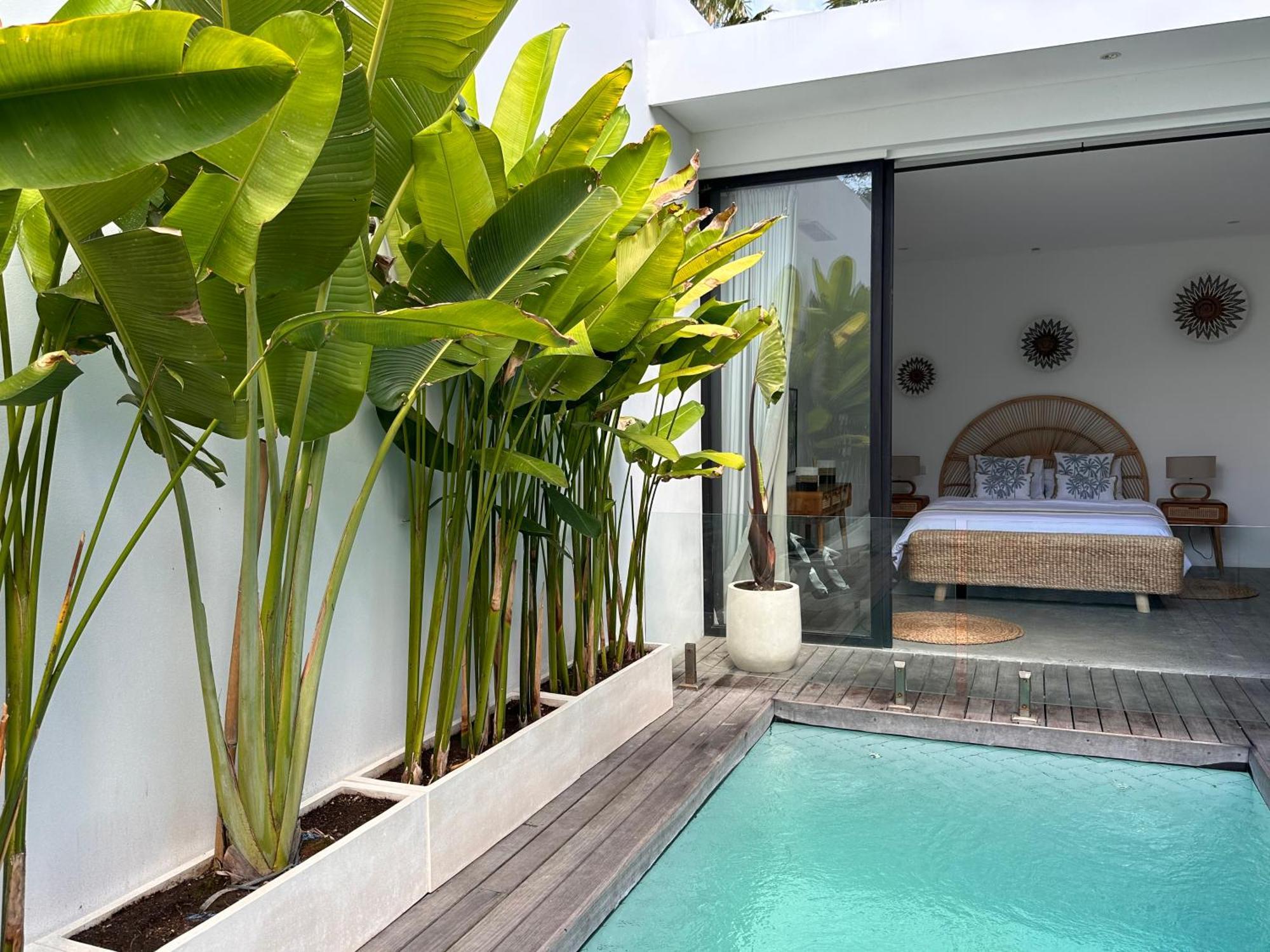Reif 3, Luxury Poolvilla, 2 Bedrooms, 100m2, Near Canggu, Quiet Location Villa *