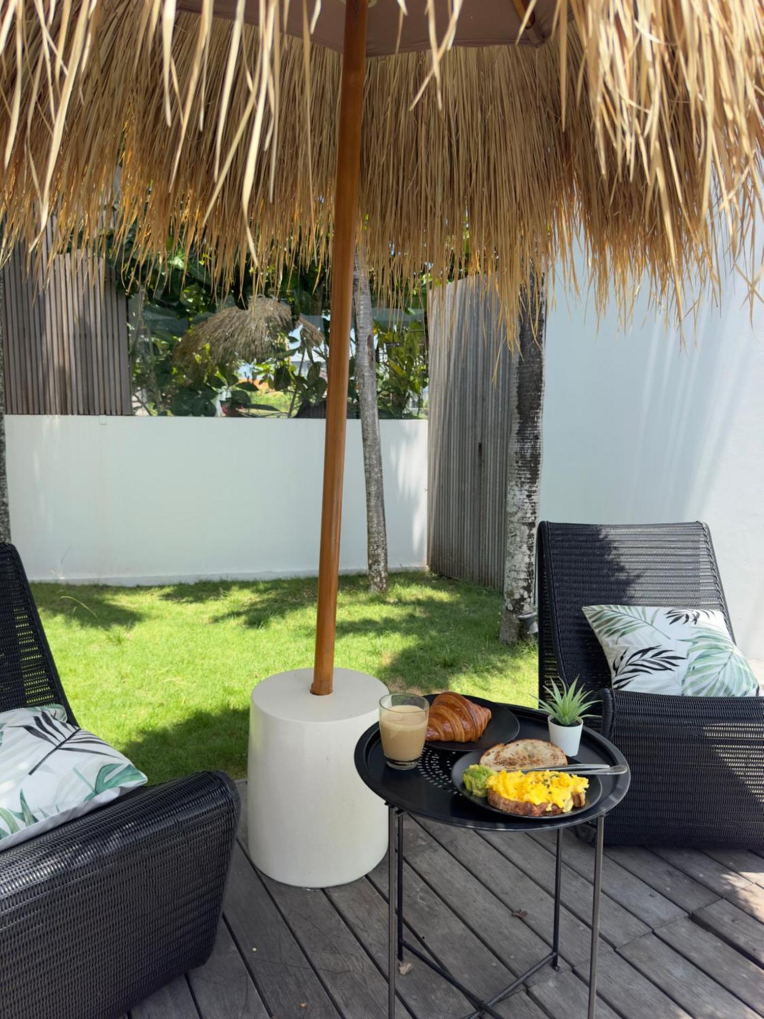 Villa Reif 3, Luxury Poolvilla, 2 Bedrooms, 100m2, Near Canggu, Quiet Location